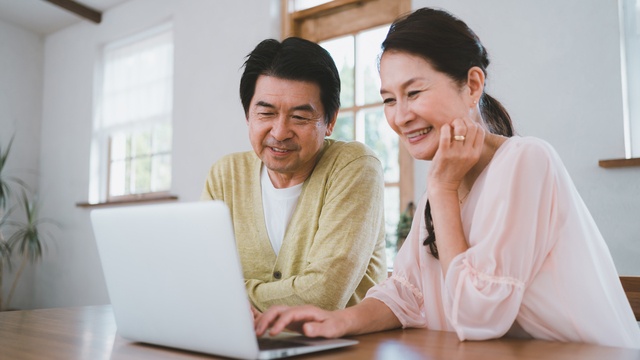 帰省を諦めた息子と人生初のオンライン通話。大きな喜びと、ちょっと複雑な気持ち／キッチン夫婦（1）