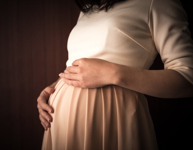 「女の子だったよ～亡くなったって」出産直後、我が子は亡くなった。夫はなぜか笑みを浮かべていた／chii（1）