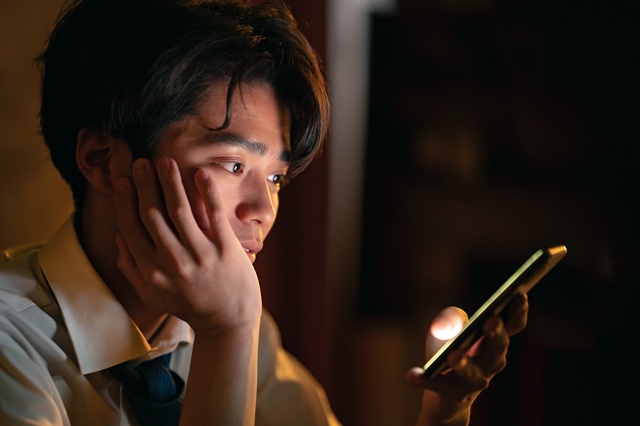 「メンタルやばい」「社会人ってこんなにつらいの？」東京で就職した息子が帰ってきた日／キッチン夫婦（1）