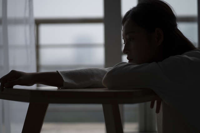 モラハラDV夫から逃れ、家賃5万のアパートへ。しかしそこも「安住の地」ではなく...／chii（1）
