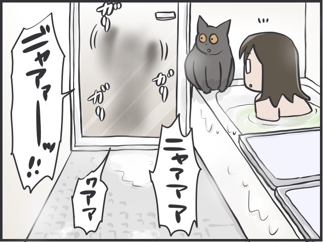 「猫は水が苦手」なはずでは...？入浴中にやってくる我が家の猫たち／フニャコ（5）
