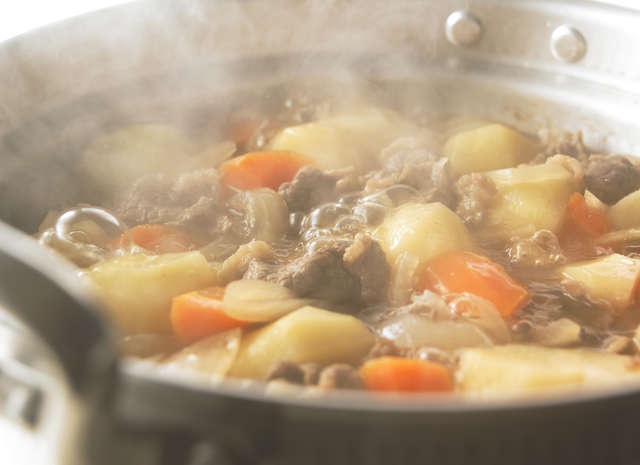 介護ヘルパーの仕事を始めたママ友「料理をわざと多く作って持ち帰ってる」...って違反では？／かづ（2）