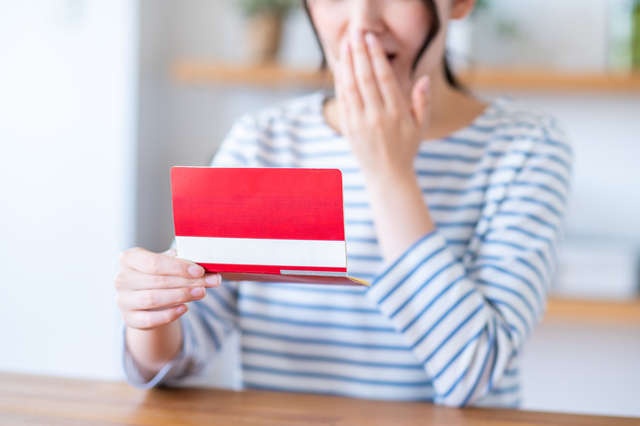 「バイト代が足りないんですが？」職場で給与トラブル。 経理担当者には「暴言」を吐かれて... ／かづ（1）