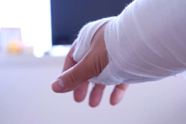 60代一人暮らしで全治三か月の複雑骨折！ 仕事も家事もできずどうやって生活すれば...／chii（1）