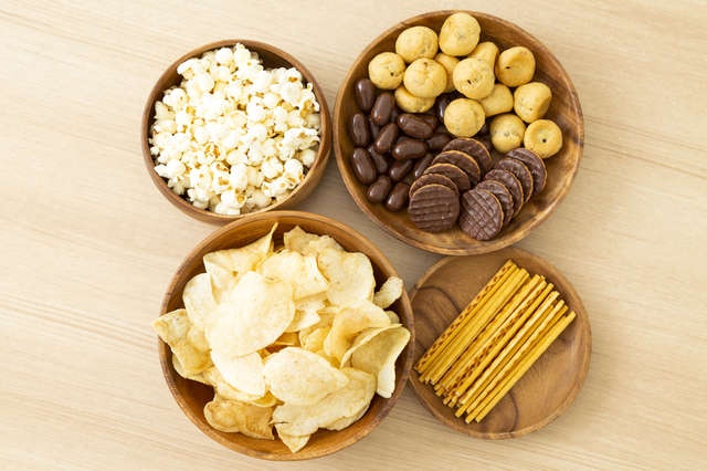 【PTAの悪しき風習】ほとんどの人が食べていないお茶菓子代が五千円!? ザルすぎ会計にメス／かづ（2）