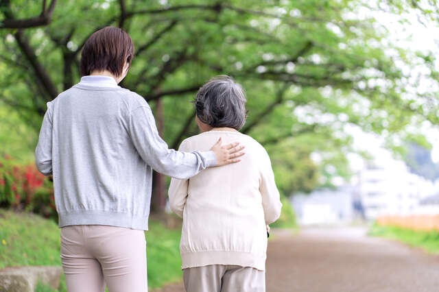 父が亡くなり一人になった母に「寄り添いたい気持ち」と矛盾する本音／キッチン夫婦（1）