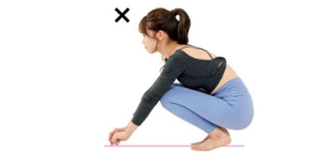 「かかとをつけてしゃがめない」人は要注意！足首の硬さをリセットする簡単ストレッチ（6）