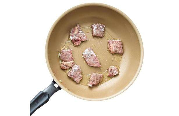 亜鉛×ビタミンで肌のハリのキープに期待。「牛肉のトマト煮込み」は「老けやせ」したくない人におすすめ！（3）