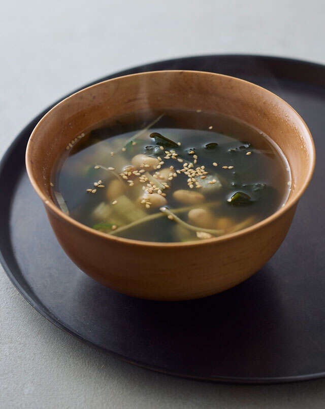 【血糖値対策】食物繊維がたっぷり摂れる、お腹に優しい「納豆汁」のレシピ（2）