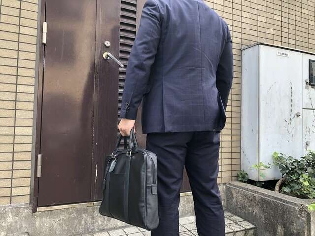 路駐や犬のフン放置の迷惑隣人一家。ある日「謎の男性2人」が現れ...一家が姿を消した理由＜前編＞（1）